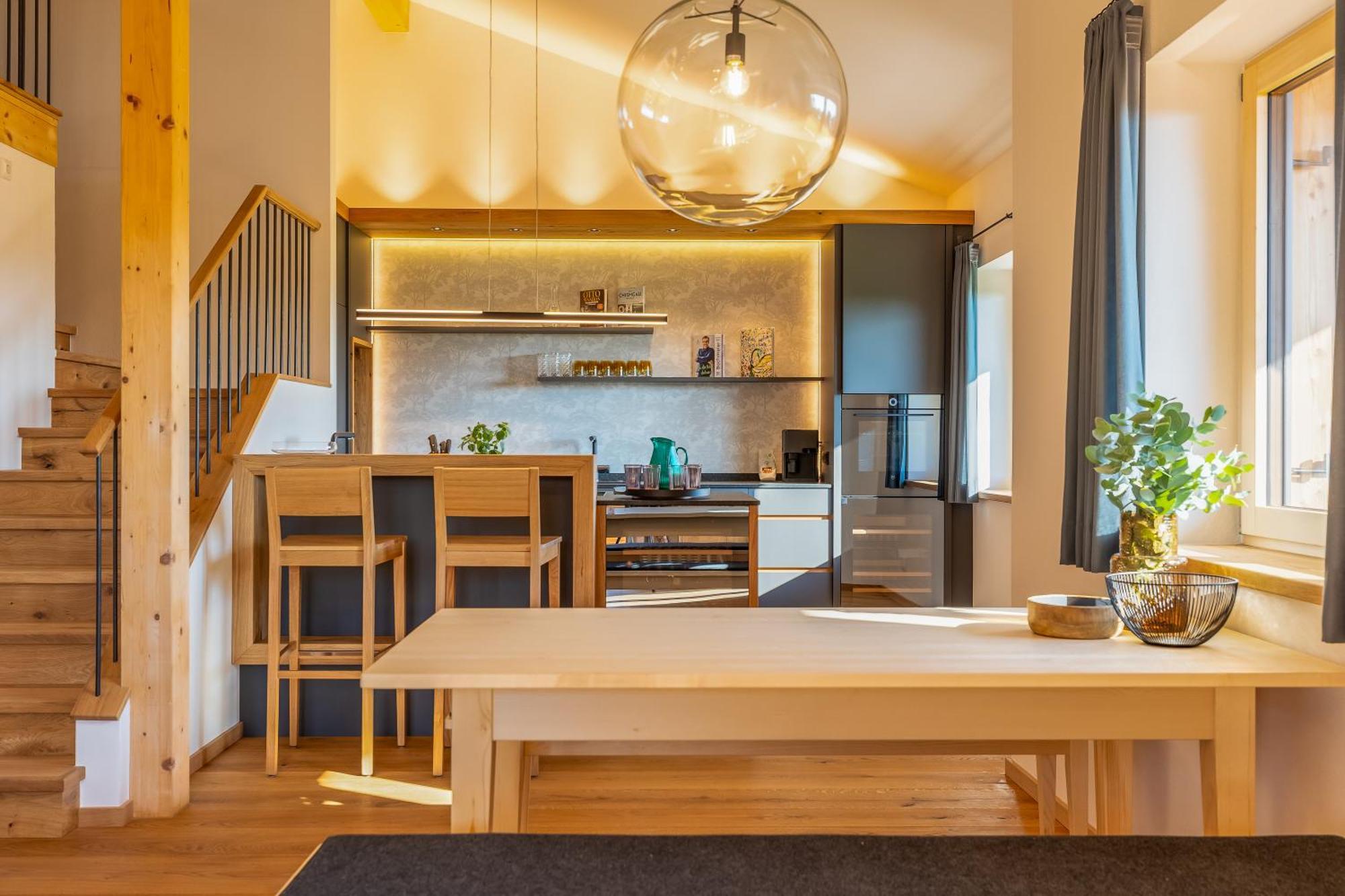 Graf Chiemo Suites - Direkt Am Chiemsee Mit Separatem Seezugang Chieming Exterior foto
