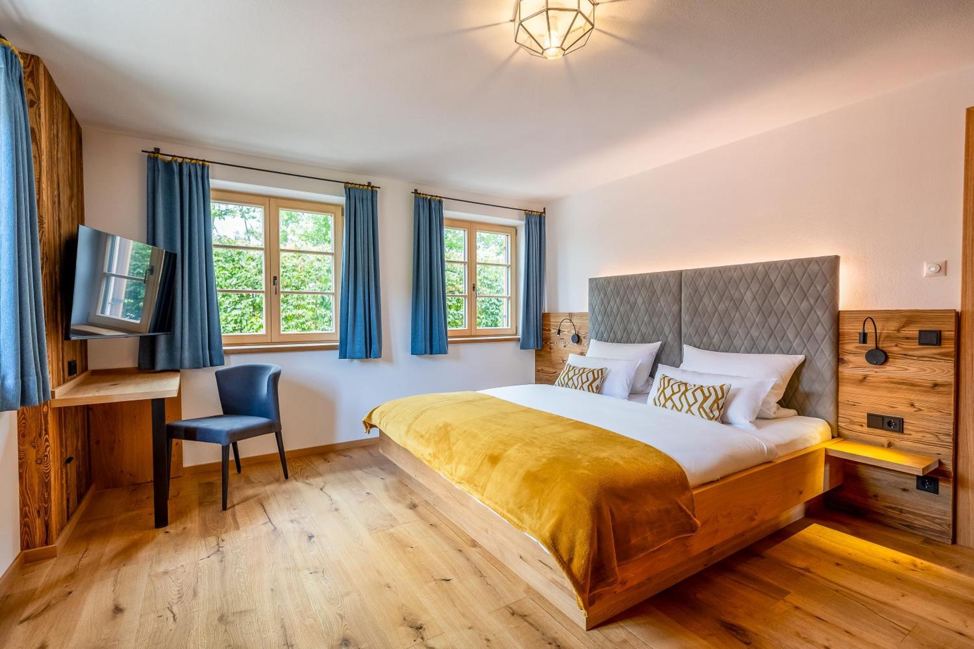 Graf Chiemo Suites - Direkt Am Chiemsee Mit Separatem Seezugang Chieming Exterior foto
